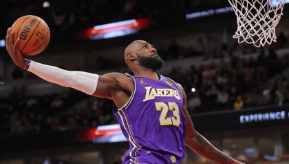 世界杯app下载-湖人复仇！詹姆斯连创5大NBA神迹，东契奇队史第一，八村塁轰23分