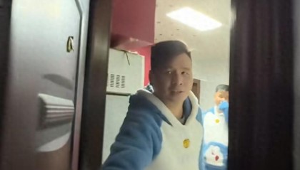 上海40岁双胞胎兄弟，同居30年不结婚，哥哥扮演老公 弟弟是老婆