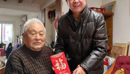 世界杯安装包下载-宋凯春节前看望足坛元老年维泗，在家每天都关注冬奥